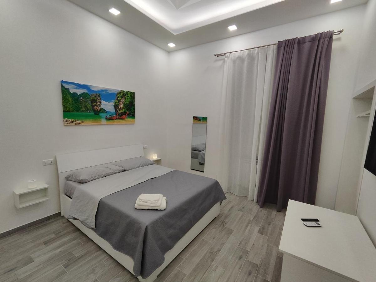 B&B Il Regno Delle Due Sicilie เนเปิลส์ ภายนอก รูปภาพ