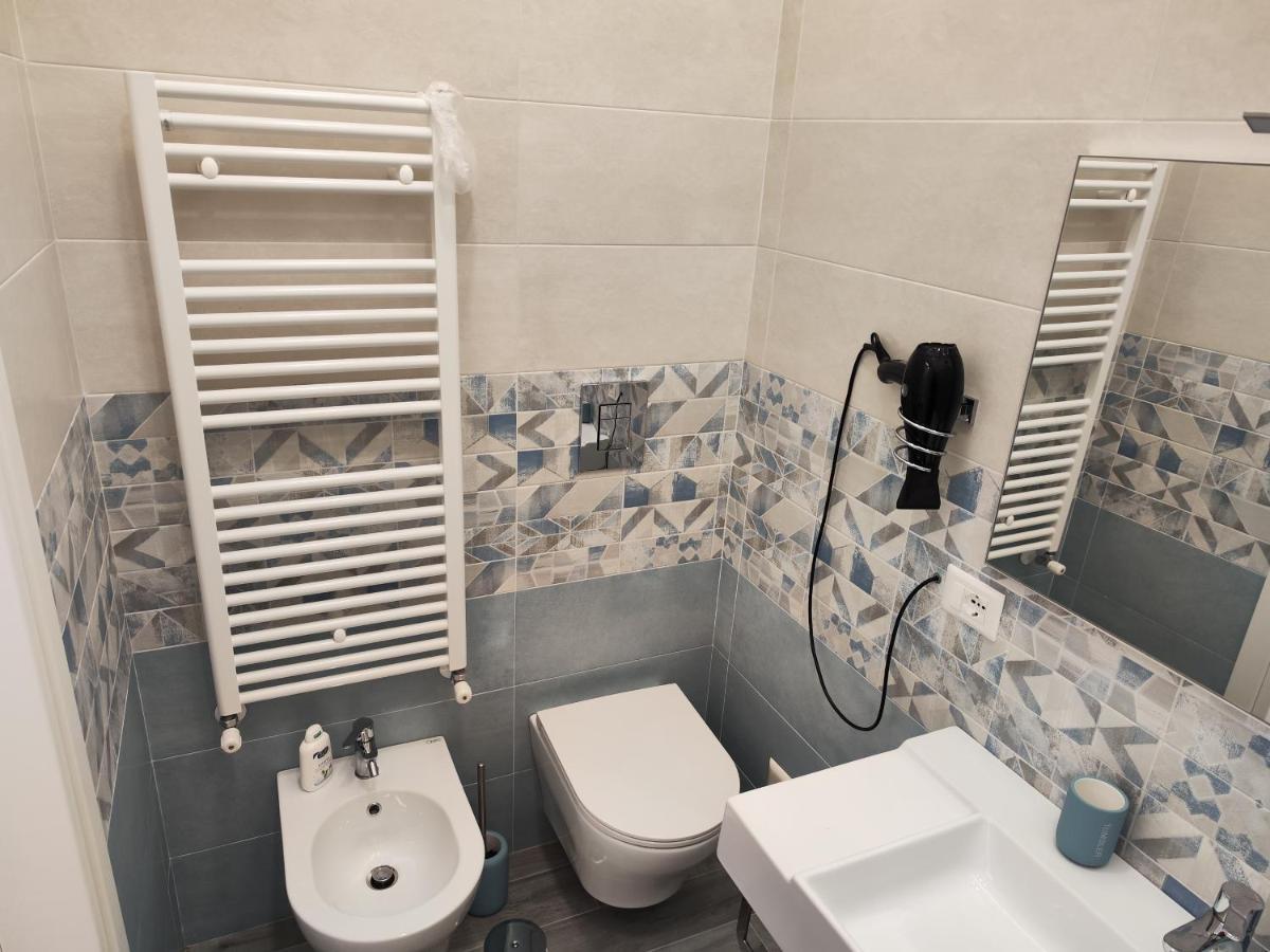 B&B Il Regno Delle Due Sicilie เนเปิลส์ ภายนอก รูปภาพ