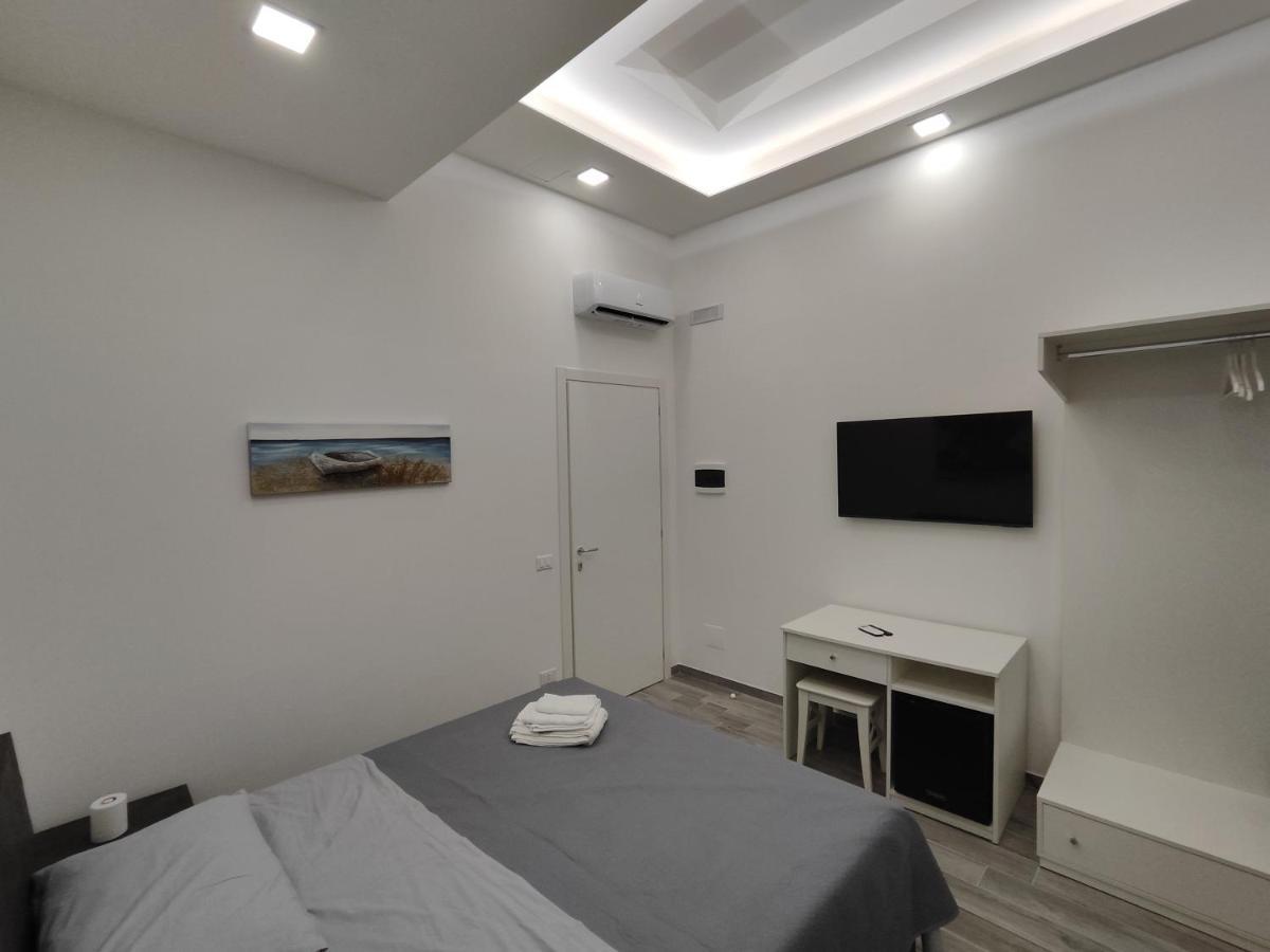 B&B Il Regno Delle Due Sicilie เนเปิลส์ ภายนอก รูปภาพ