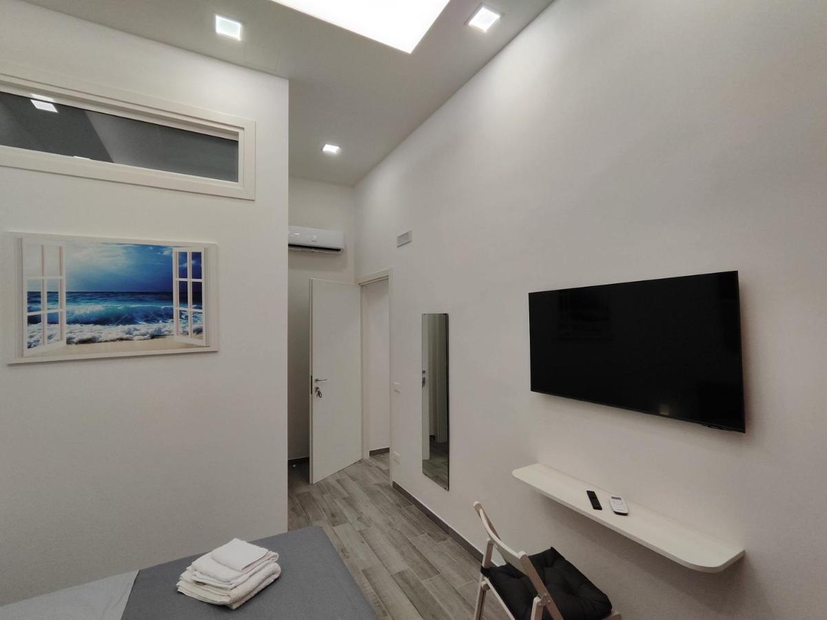 B&B Il Regno Delle Due Sicilie เนเปิลส์ ภายนอก รูปภาพ