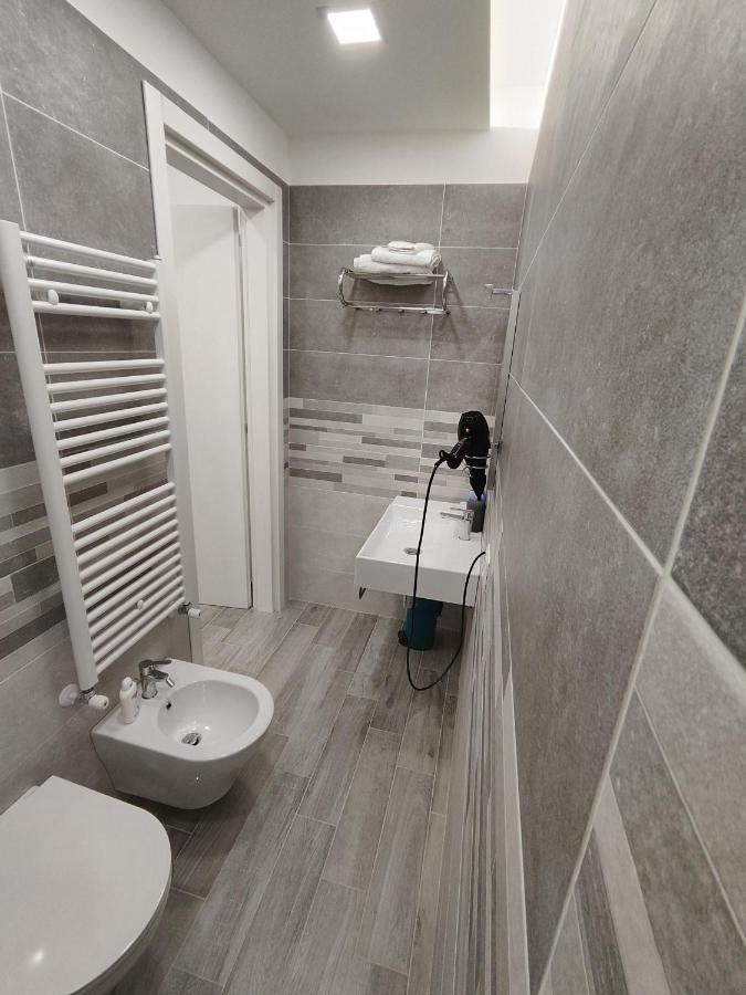 B&B Il Regno Delle Due Sicilie เนเปิลส์ ภายนอก รูปภาพ