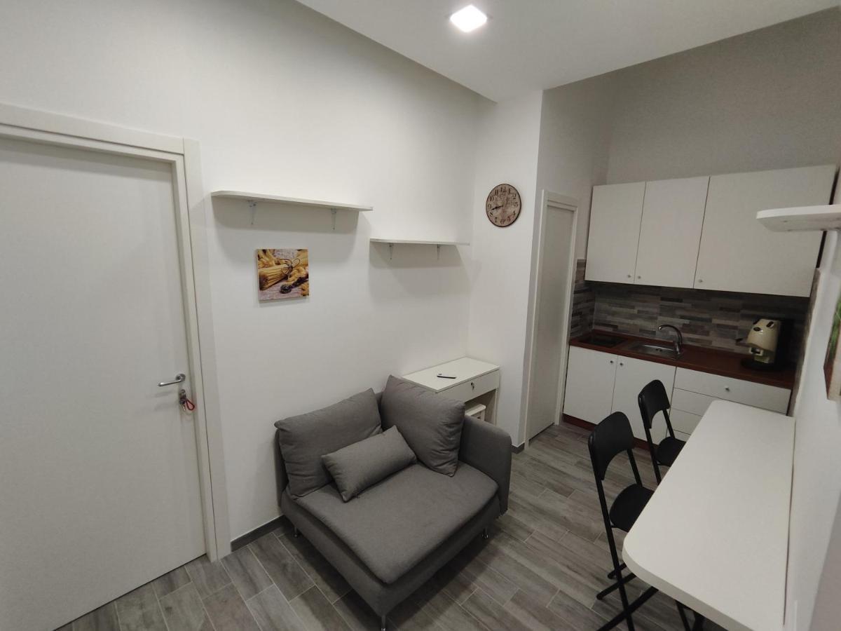 B&B Il Regno Delle Due Sicilie เนเปิลส์ ภายนอก รูปภาพ