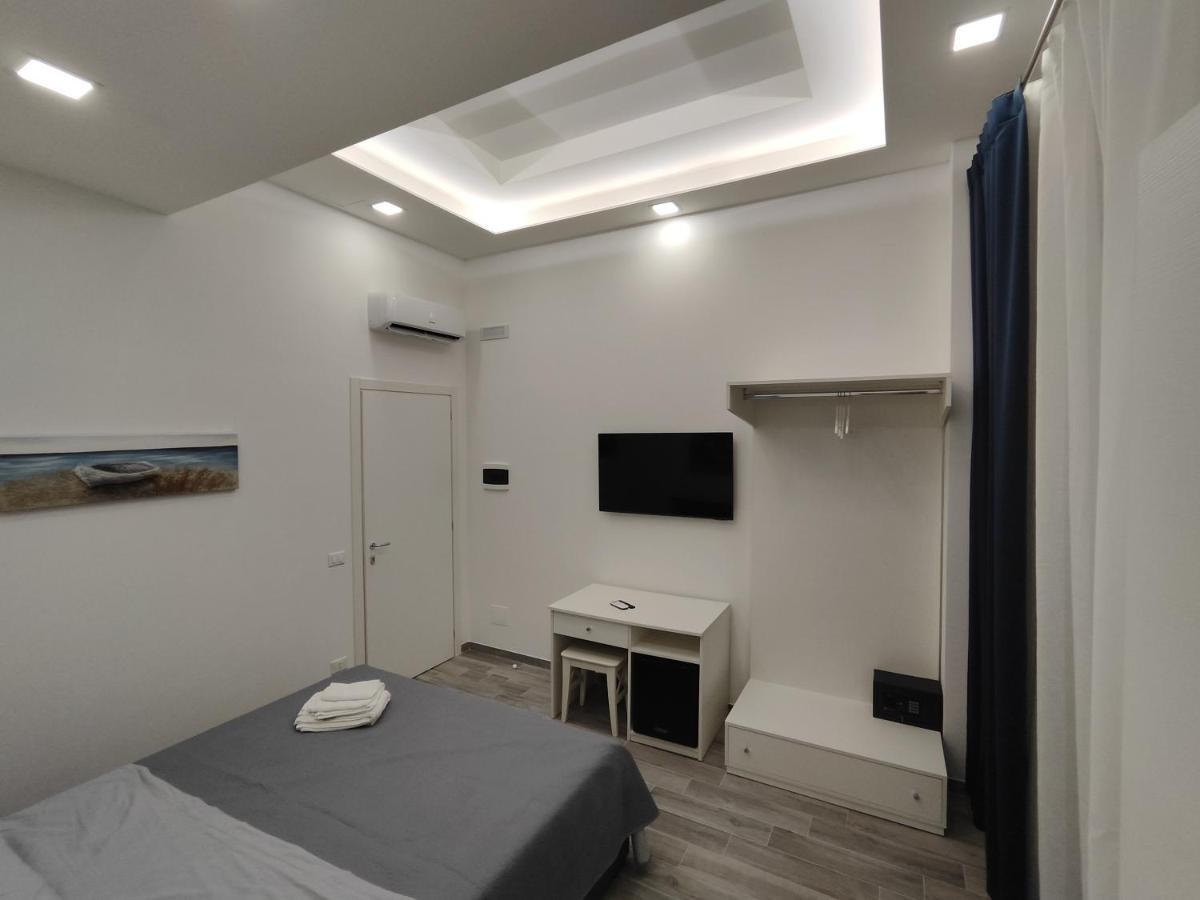 B&B Il Regno Delle Due Sicilie เนเปิลส์ ภายนอก รูปภาพ