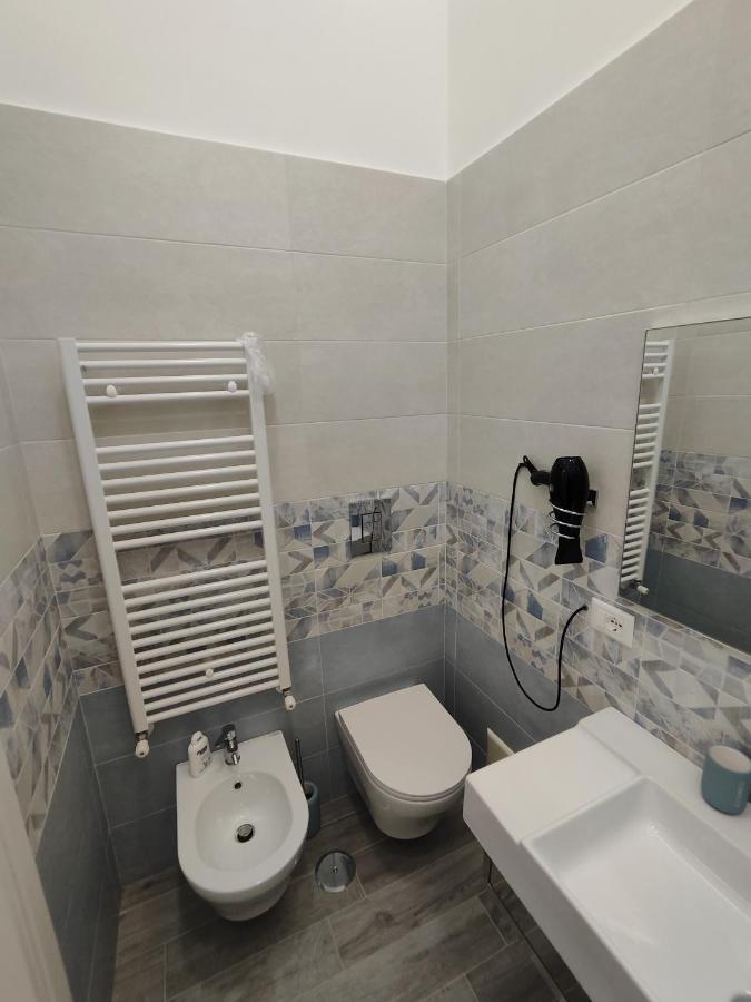 B&B Il Regno Delle Due Sicilie เนเปิลส์ ภายนอก รูปภาพ